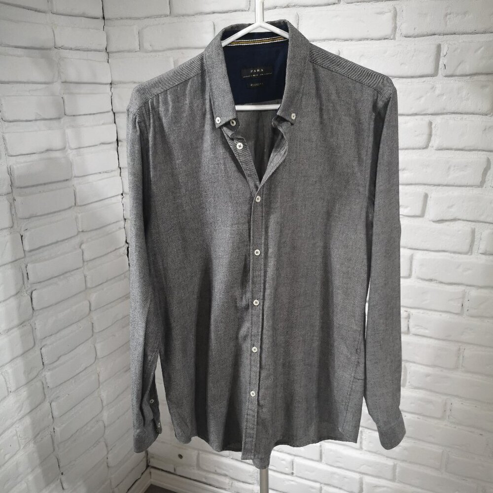 Zara Relaxed Fit Men's Size Medium Button Front Grey Shirt